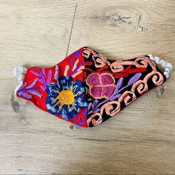 NWOT Handmade Embroidered Face Mask - Picture 2 of 4